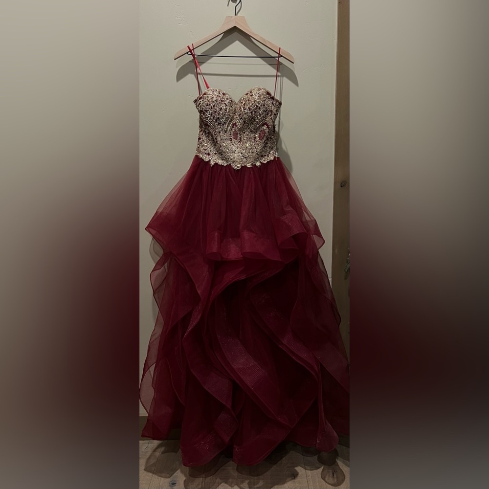 “Let’s” red prom dress size small.